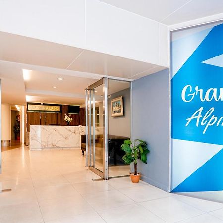 Grand Alpine Hotel Banguecoque Exterior foto